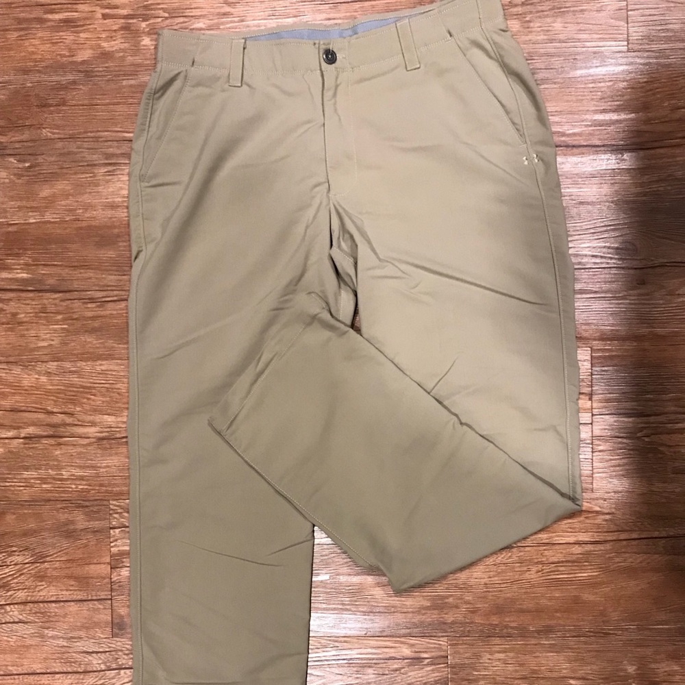 Men’s Under Armour dress/golf pants.